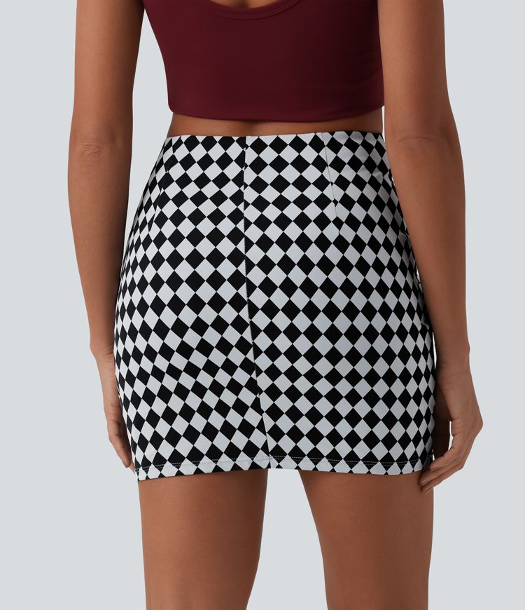 Halara UltraSculpt™ kockás mintás, magas derekú, átlapolt szegélyű, 2 az 1-ben, testhez simuló miniszoknya, hétköznapi viselet