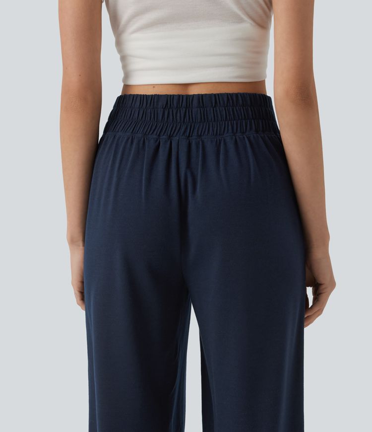 Lässige Capri-Hose mit mittelhohem Crossover-Bund, Seitentaschen und weitem Bein