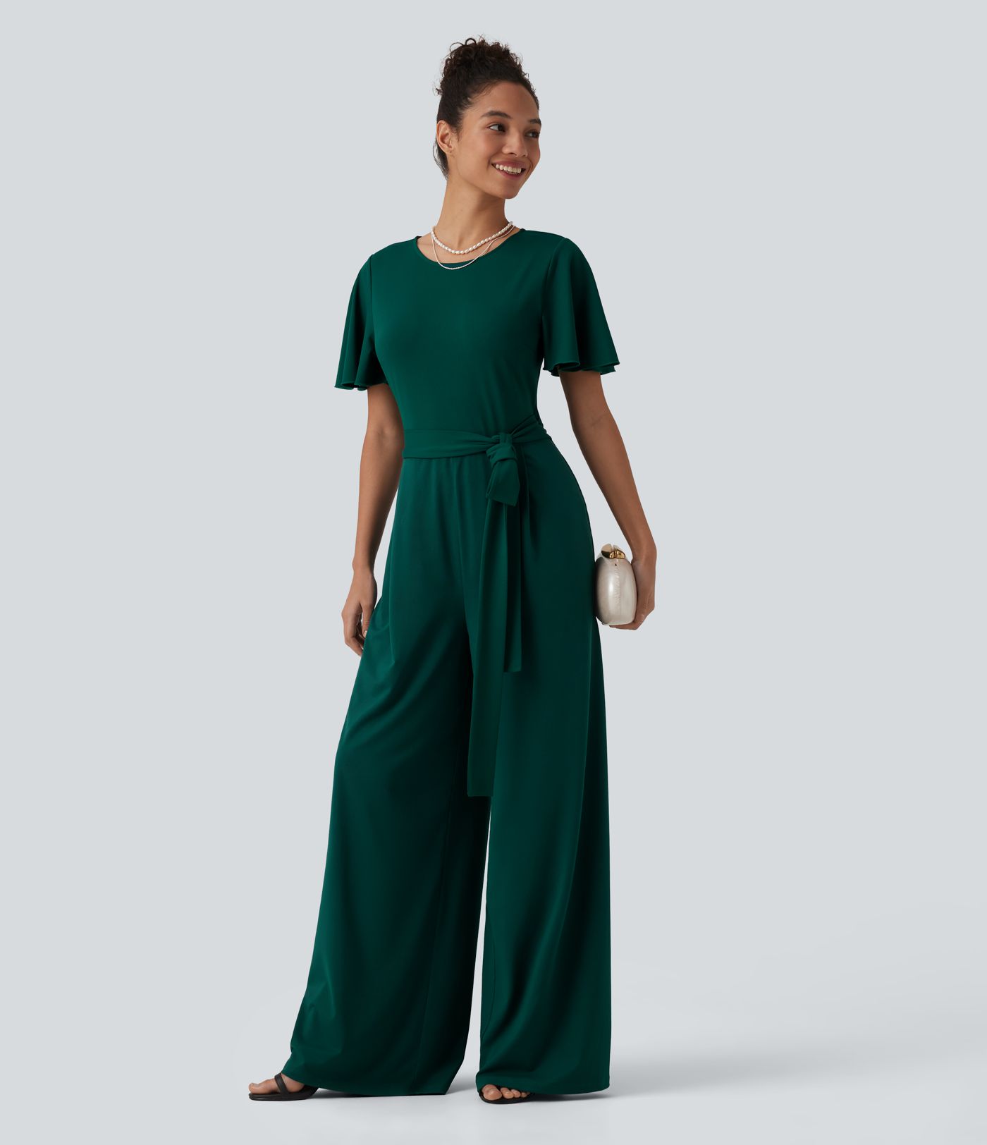 Combinaison à encolure ronde, manches courtes, nouée à l'avant, jambes larges, avec poches - édition Easy Peezy Combinaison à encolure ronde, manches courtes, nouée à l'avant, jambes larges, avec poches - édition Easy Peezy