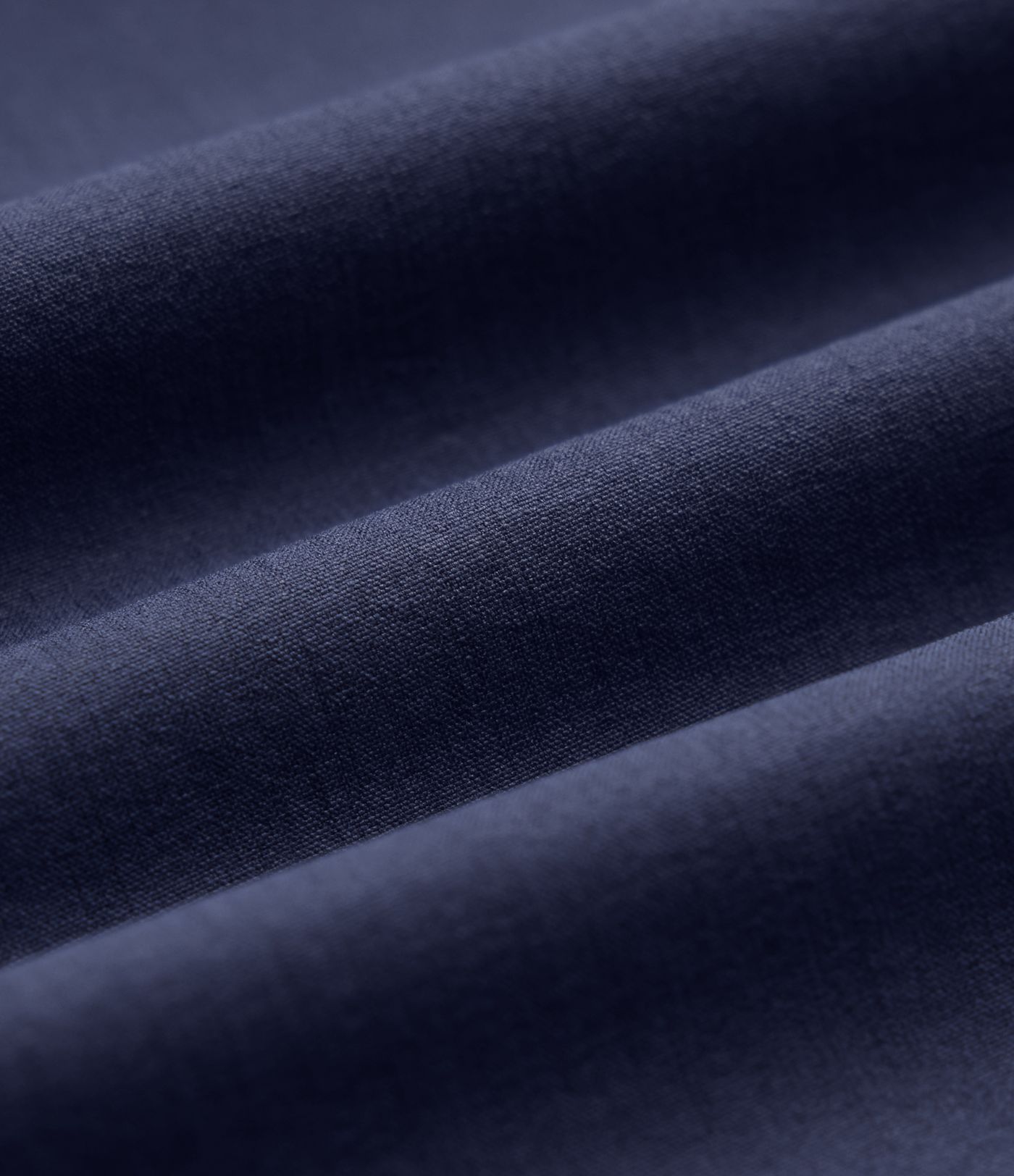 Lässige Hose aus elastischem Poplin mit mittelhohem Bund, mehreren Taschen, Kordelzug, geradem Bein und abgerundetem Saum