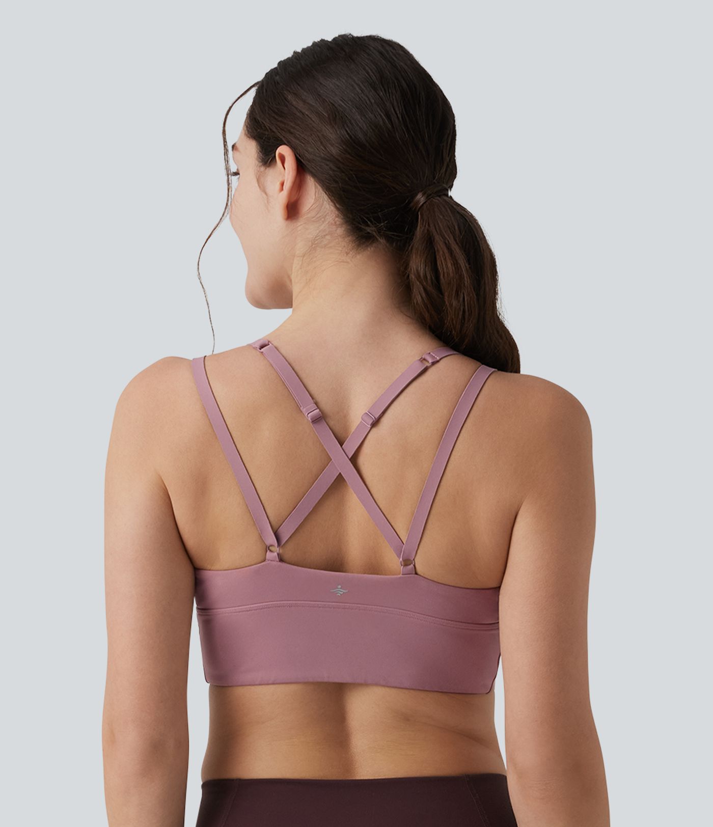 Joga sportinė liemenėlė su maža parama, kryžmine atvira nugara ir reguliuojamomis petnešėlėmis, su suraukta įsiūta liemenėle, vėsus prisilietimas, greitai džiūsta, UPF50+