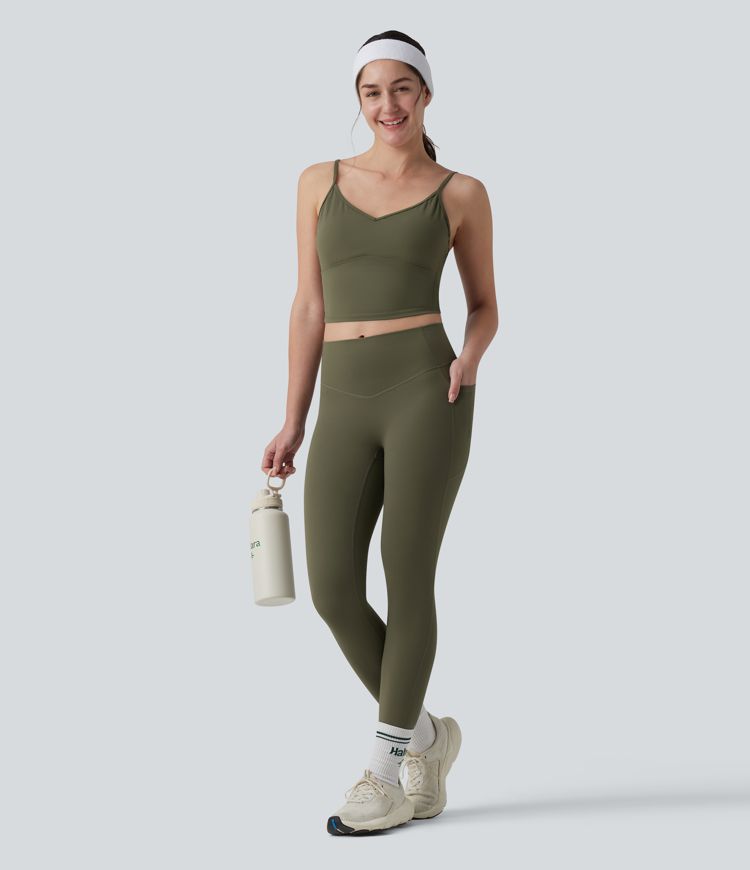 SoftlyZero™ Plush Sport-BH mit leichtem Halt, gekreuztem Rückenausschnitt und integriertem BH