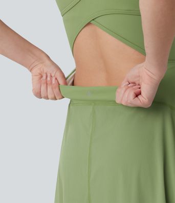 Breezeful™ - Rückenfreies 2-in-1 Midikleid mit eckigem Ausschnitt, Seitentaschen, integriertem BH und Crossover-Design - schnelltrocknend