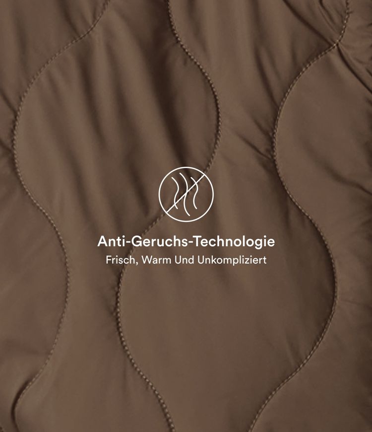 Lässige Kunstdaunen-Steppweste mit hohem Kragen, Seitentaschen und Kordelzug am Saum - wasserabweisend, langlebig