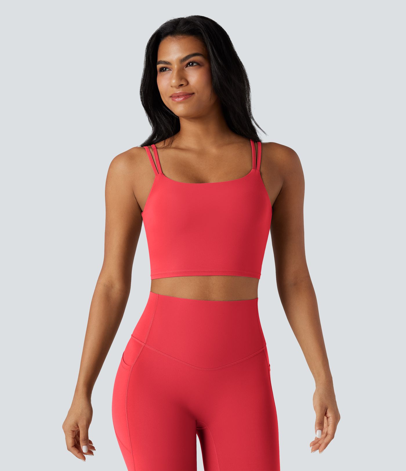 Halara UltraSculpt™ kurzes Yoga-Tanktop mit Doppelträgern und verdrehtem, rückenlosem Rückenteil