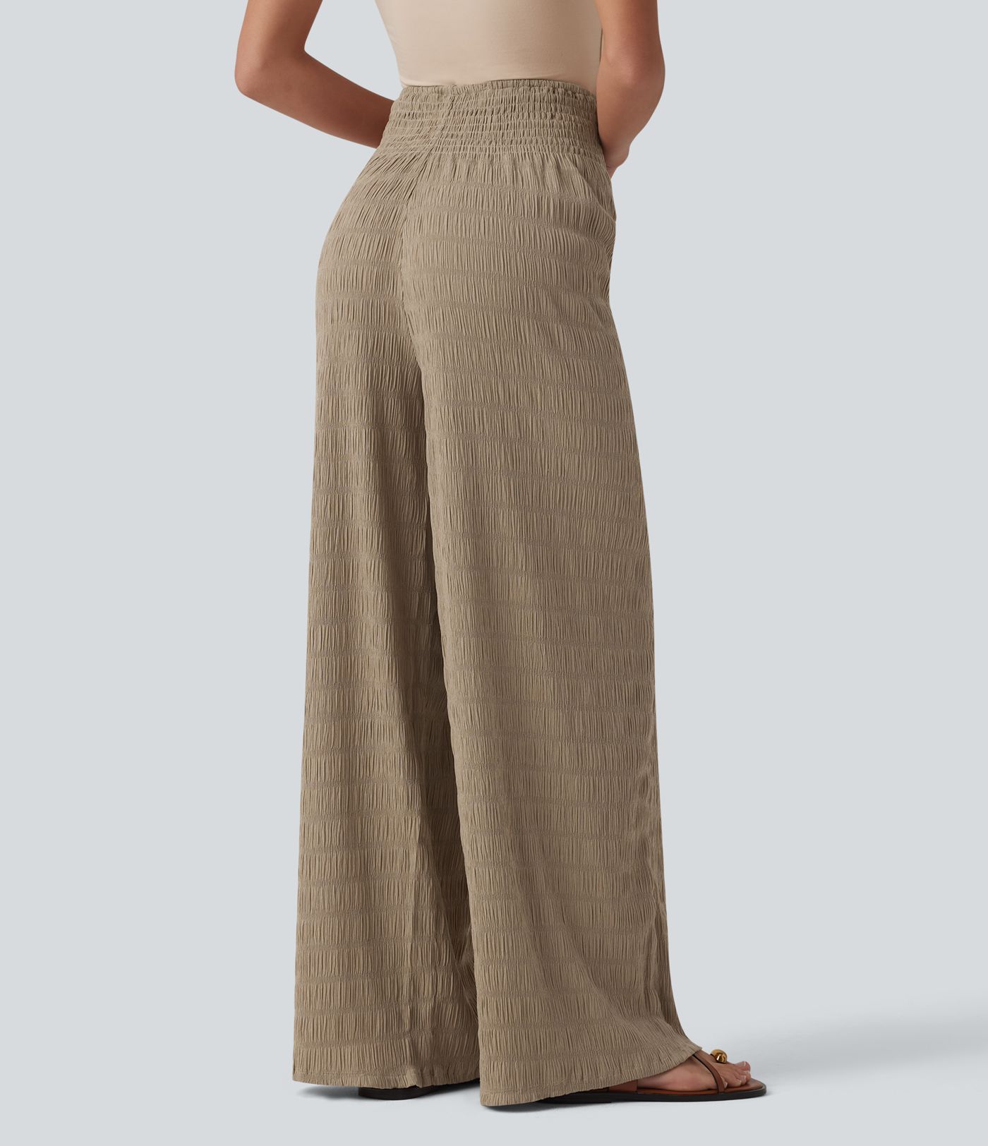 Wir sind verantwortlich für Resort-Hosen mit mittlerer Bundhöhe, strukturierter Oberfläche, Tunnelzug und Taschen