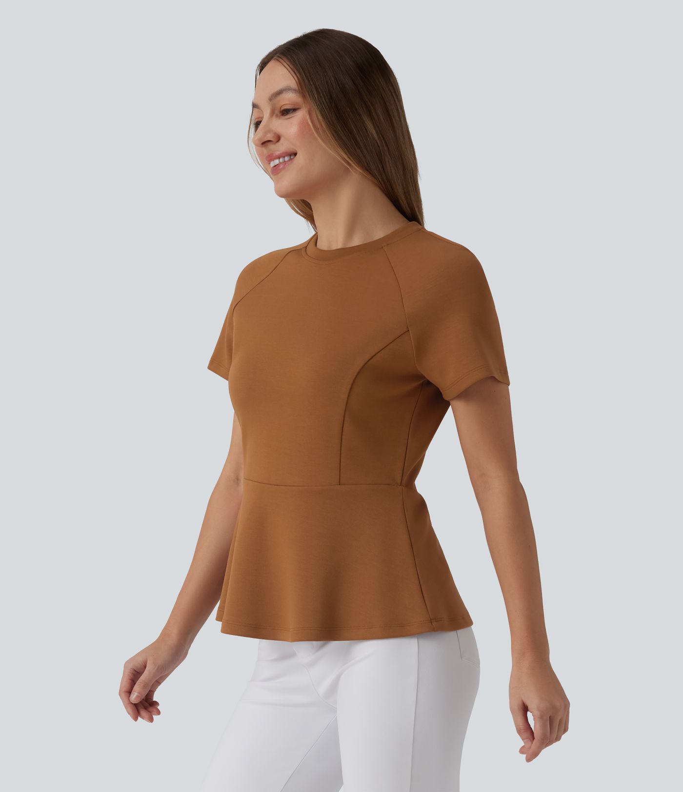 Top peplum de trabajo con escote redondo y manga corta
