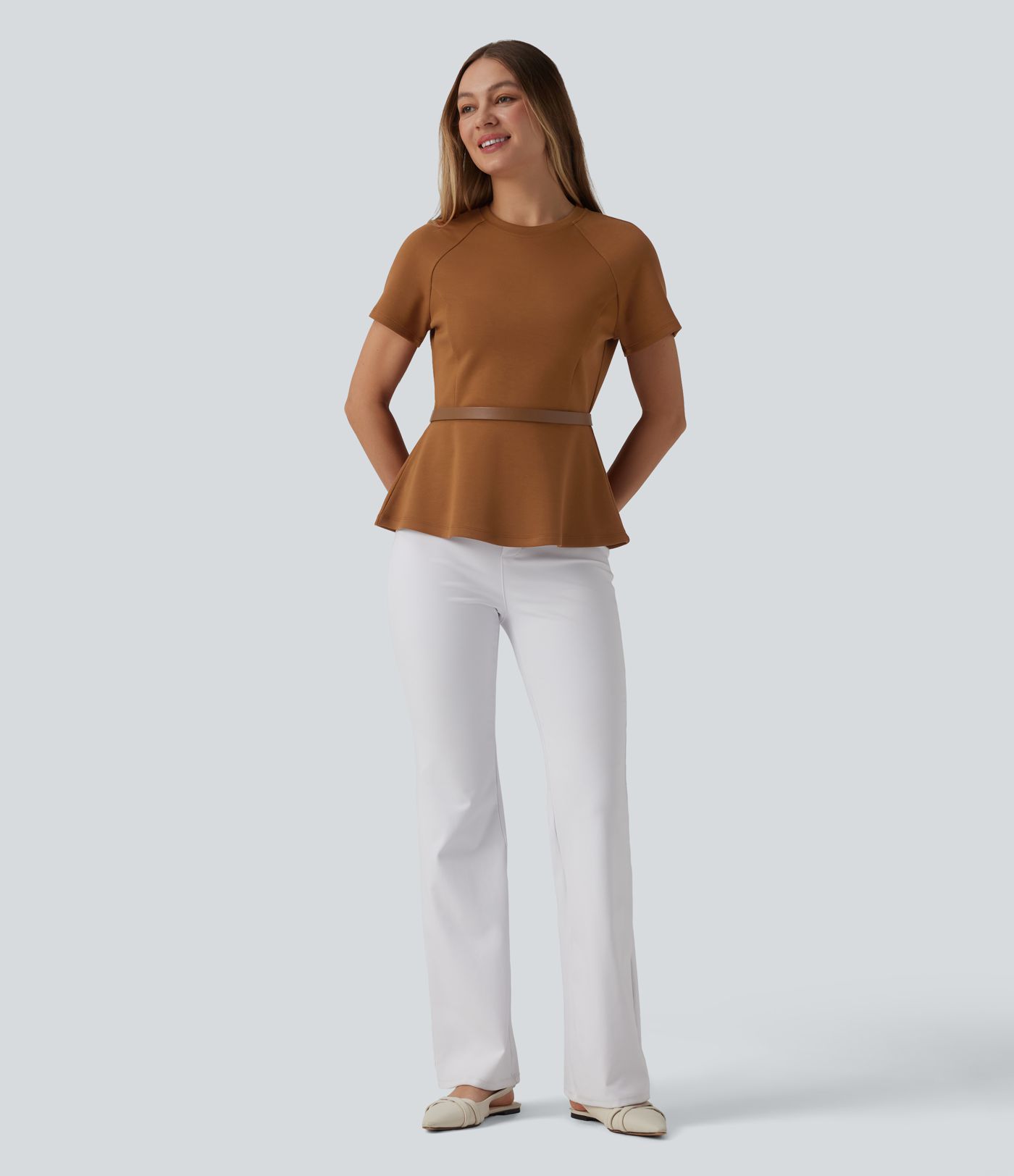 Top peplum de trabajo con escote redondo y manga corta