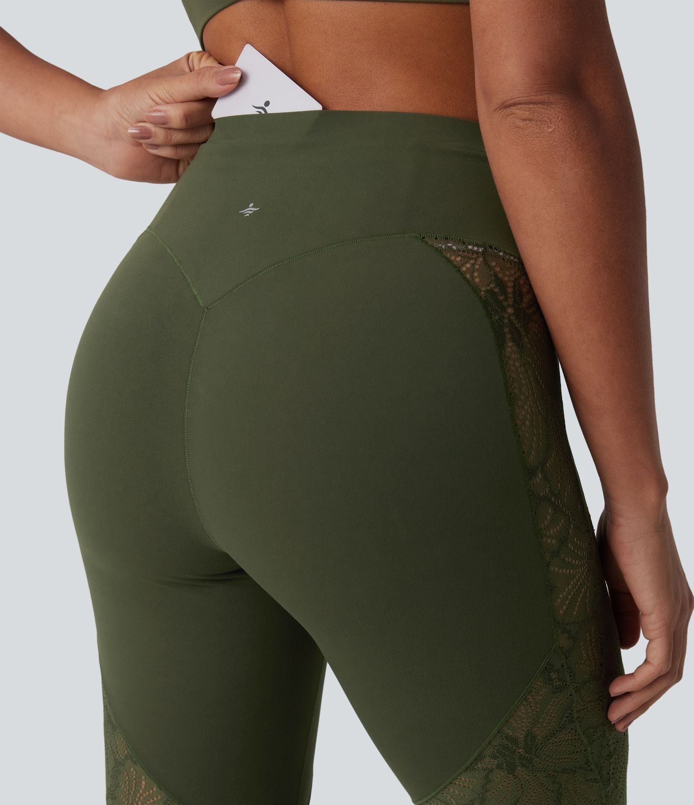 Pantalon de yoga évasé gainant taille haute avec dentelle contrastée et poche Halara UltraSculpt™