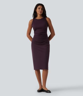 Ärmelloses, gerafftes, figurbetontes Midikleid mit Rundhalsausschnitt