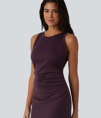 Ärmelloses, gerafftes, figurbetontes Midikleid mit Rundhalsausschnitt