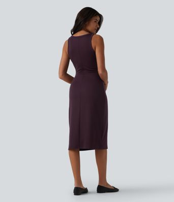 Ärmelloses, gerafftes, figurbetontes Midikleid mit Rundhalsausschnitt