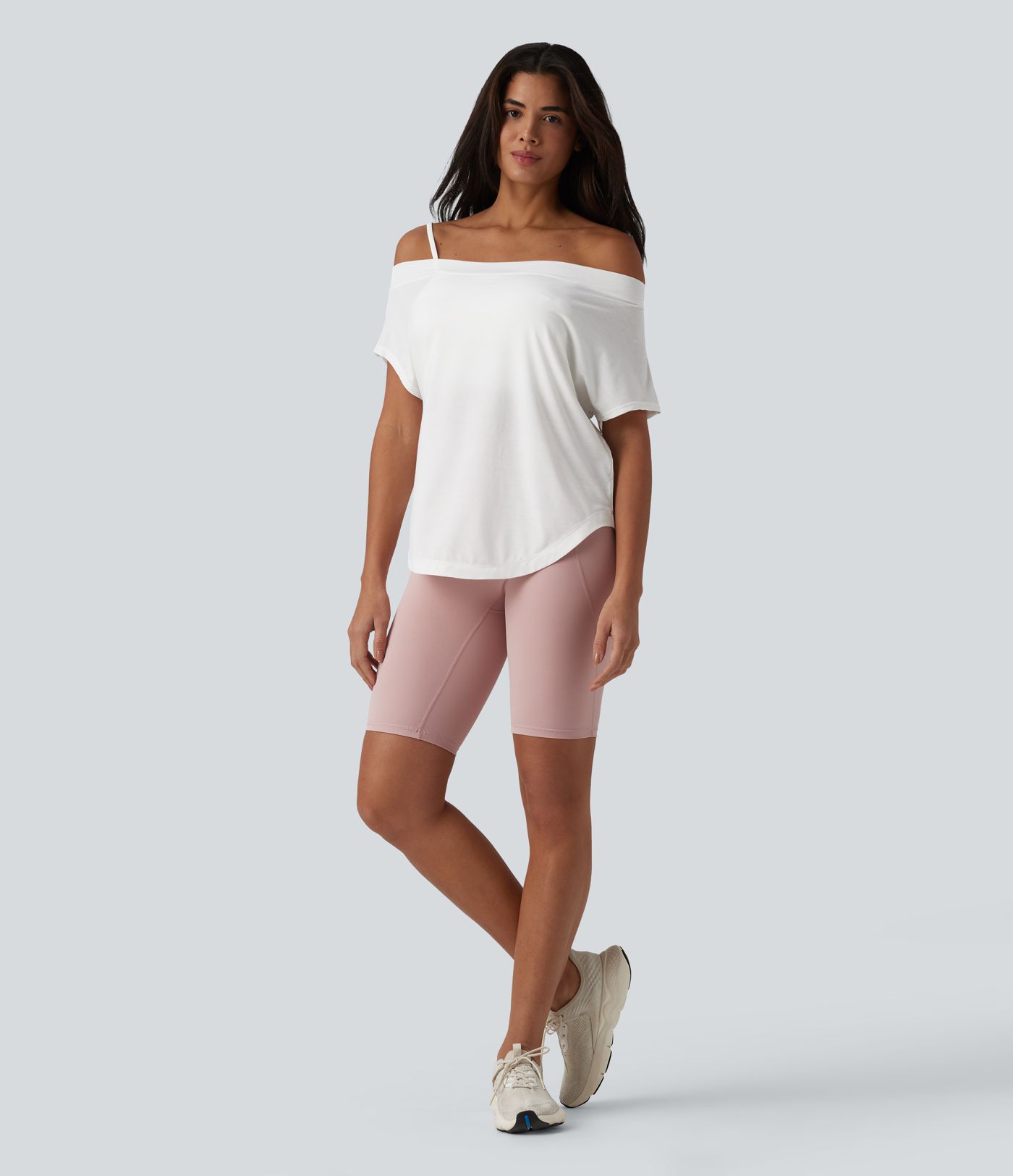 Asymmetrisches Yoga-Sport-Top mit kurzen Ärmeln, integriertem BH, One-Shoulder-Design und abgerundetem Saum - schnelltrocknend