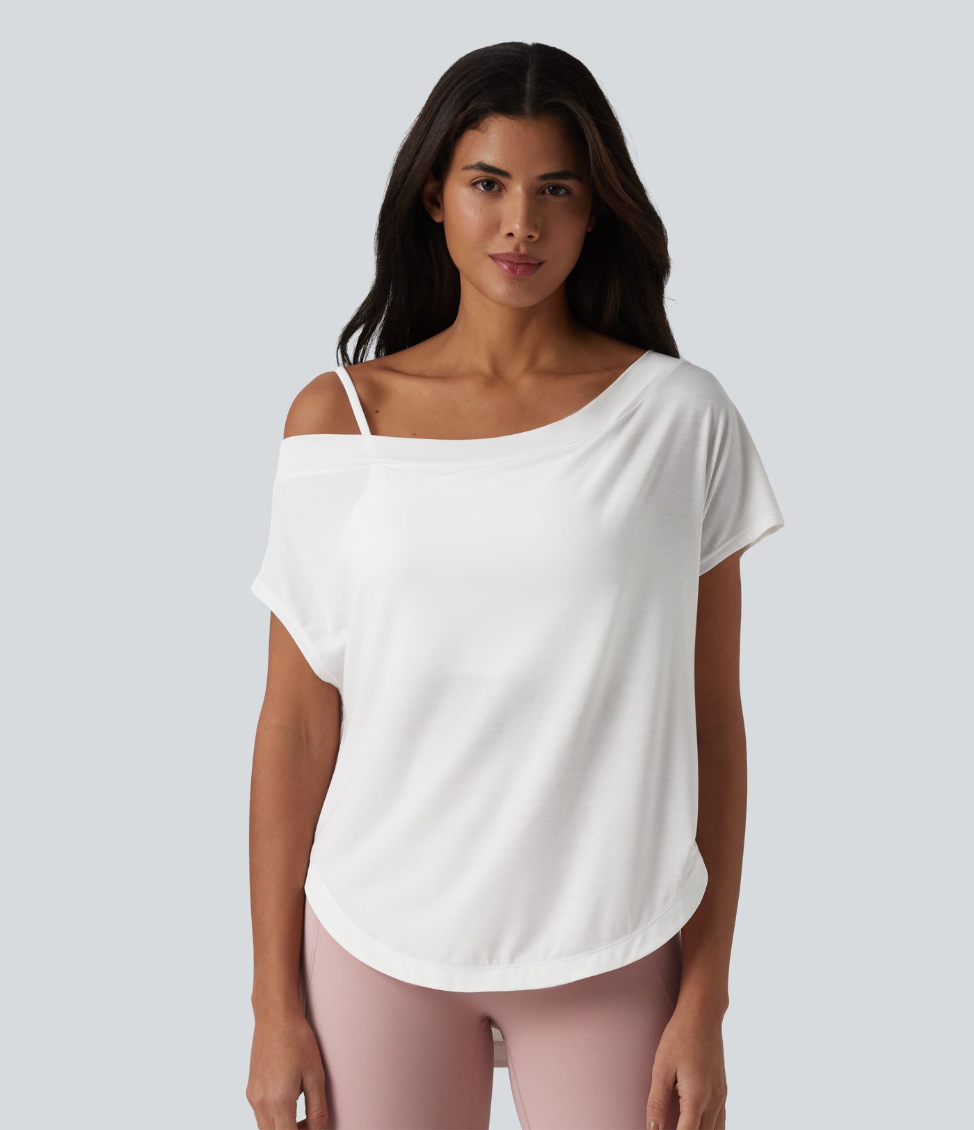 Asymmetrisches Yoga-Sport-Top mit kurzen Ärmeln, integriertem BH, One-Shoulder-Design und abgerundetem Saum - schnelltrocknend