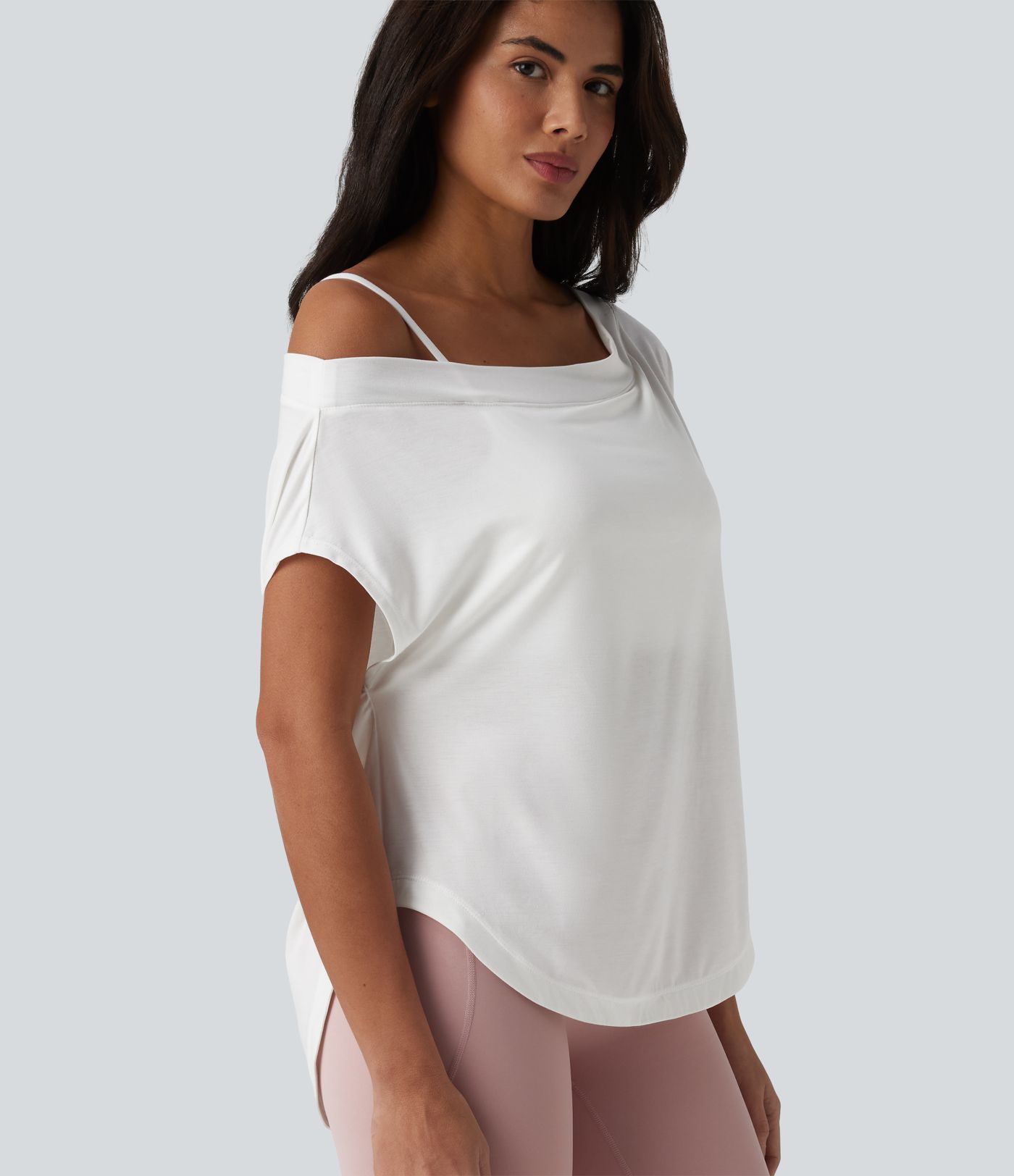 Asymmetrisches Yoga-Sport-Top mit kurzen Ärmeln, integriertem BH, One-Shoulder-Design und abgerundetem Saum - schnelltrocknend