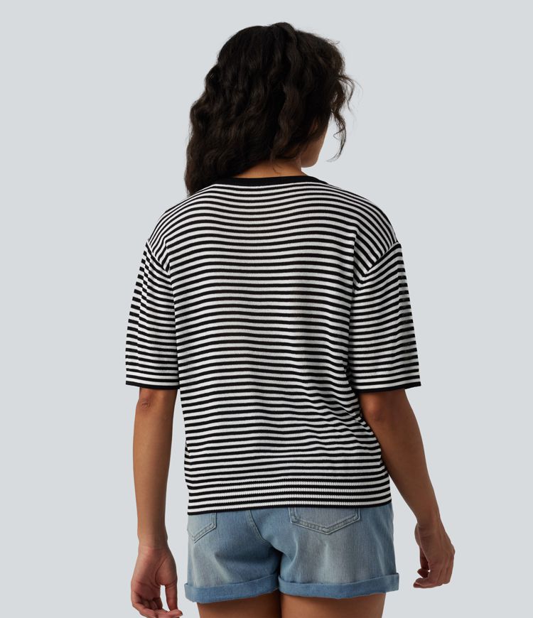 Casual linen-look sweater with a round neck and short sleeves