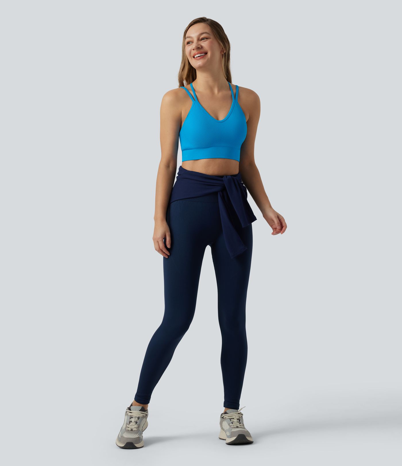 Brassière de sport yoga OneForm sans couture Flow maintien léger col V dos croisé ouvert avec soutien-gorge intégré, coupe cropped