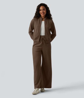 Veste casual côtelée à col montant, manches longues et fermeture zippée avec poches Veste casual côtelée à col montant, manches longues et fermeture zippée avec poches