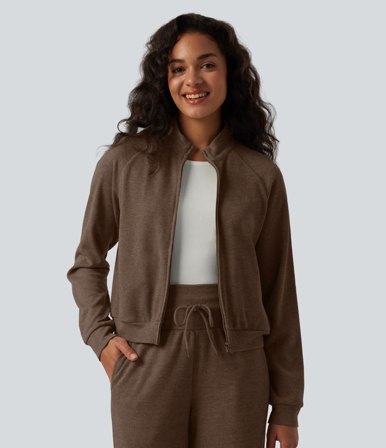Veste casual côtelée à col montant, manches longues et fermeture zippée avec poches Veste casual côtelée à col montant, manches longues et fermeture zippée avec poches