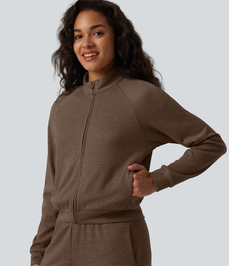 Veste casual côtelée à col montant, manches longues et fermeture zippée avec poches Veste casual côtelée à col montant, manches longues et fermeture zippée avec poches