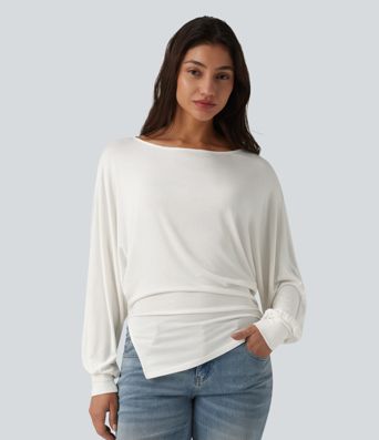 Geripptes Strick-Casual-Top mit U-Boot-Ausschnitt, langen Fledermausärmeln, Seitenschlitz und gerafftem Saum