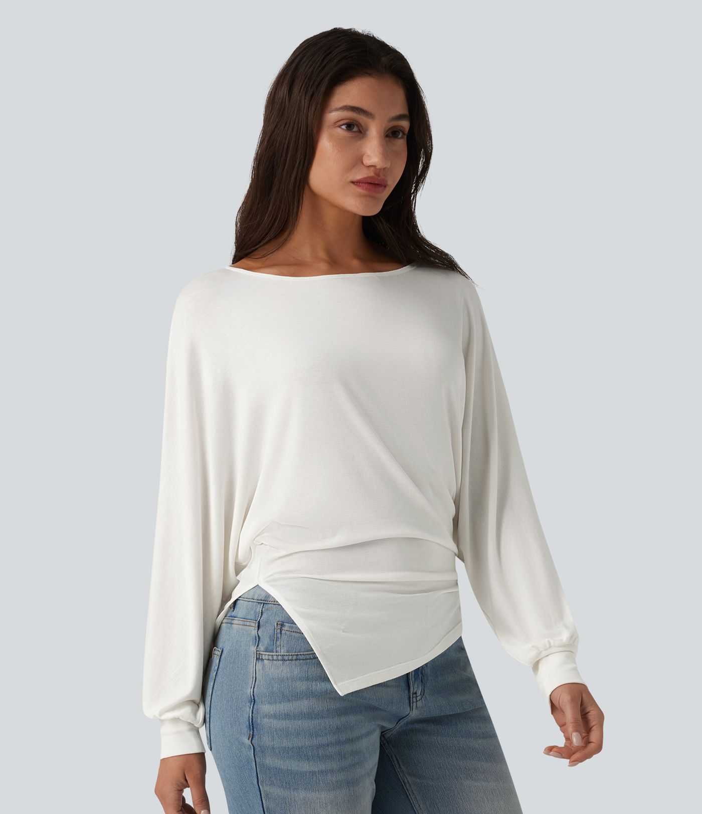 Geripptes Strick-Casual-Top mit U-Boot-Ausschnitt, langen Fledermausärmeln, Seitenschlitz und gerafftem Saum