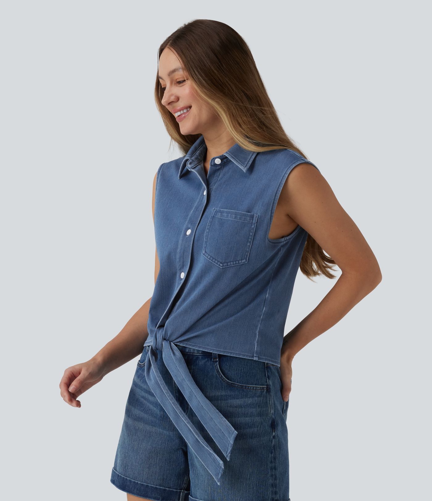 Halara Flex™ Chemise décontractée en denim sans manches à nouer sur le devant avec poche