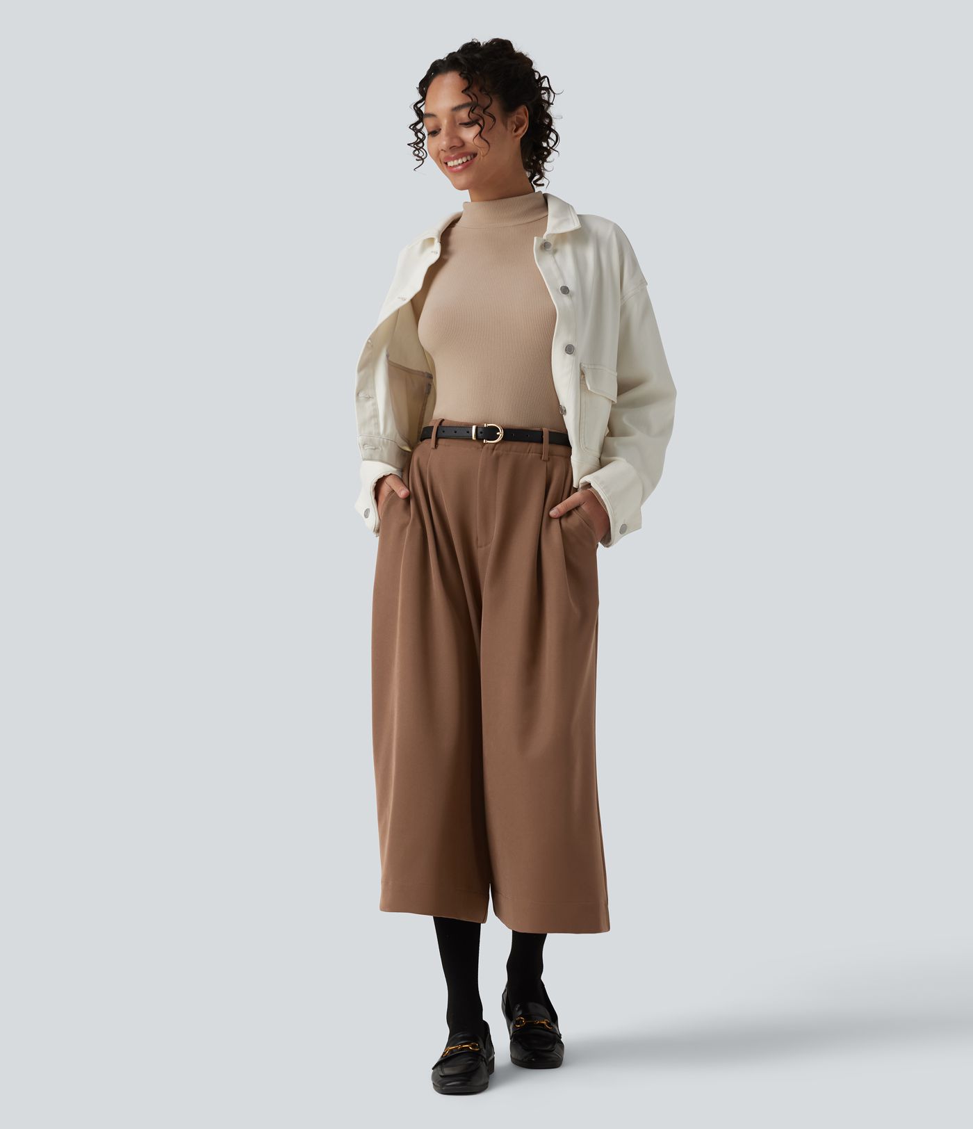 Halara Flex™ - Plissierte Bürohose mit hohem Bund, Seitentaschen und weitem Bein