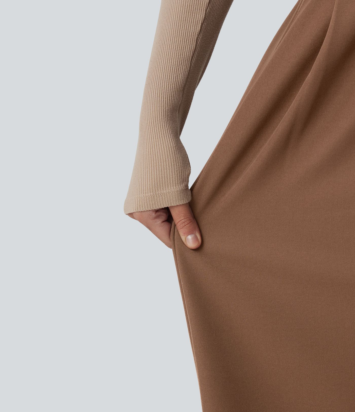 Halara Flex™ - Plissierte Bürohose mit hohem Bund, Seitentaschen und weitem Bein