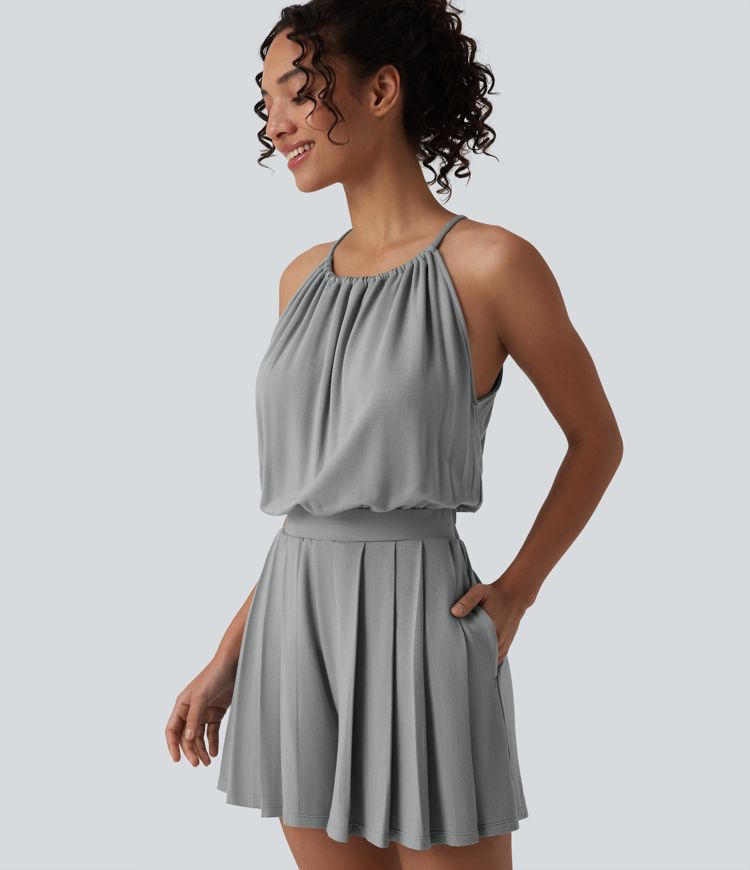 Plissierter, ärmelloser Jumpsuit mit Neckholder, Seitentaschen und Bindebändern hinten - Easy Peezy