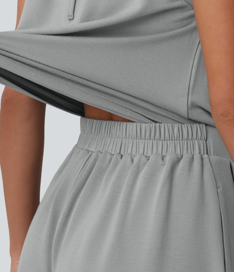 Plissierter, ärmelloser Jumpsuit mit Neckholder, Seitentaschen und Bindebändern hinten - Easy Peezy