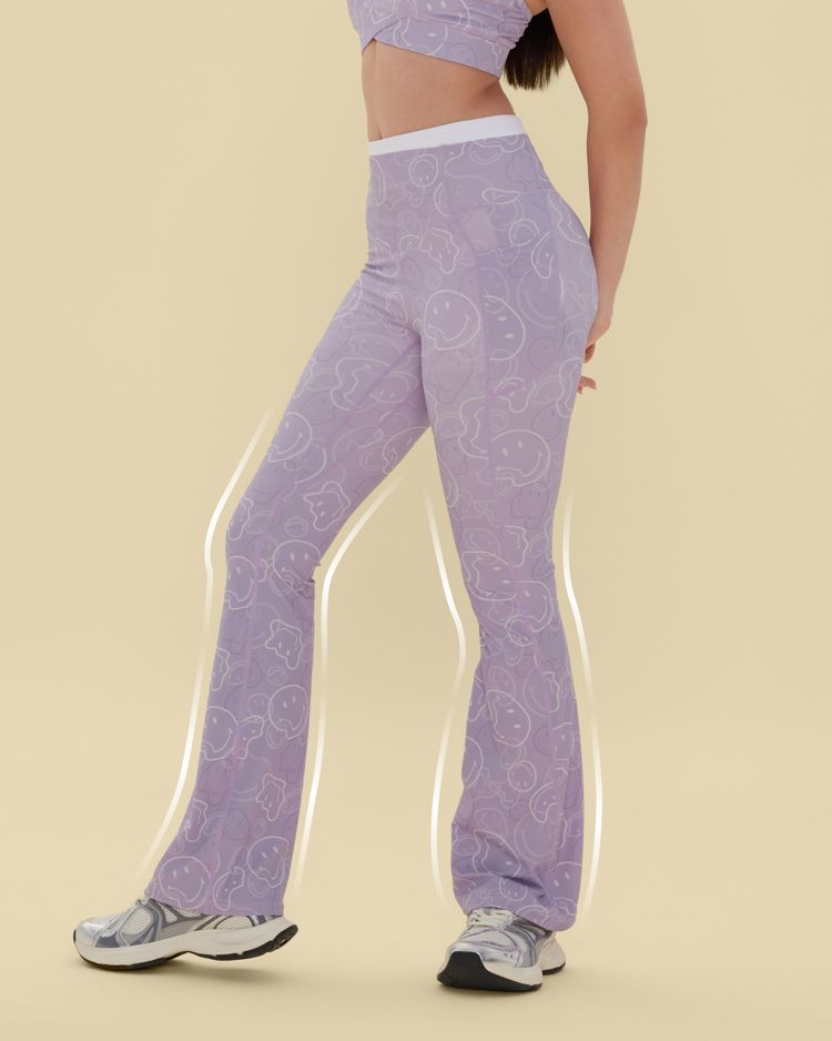 Flared opening that flatters and elongates