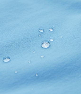 Veste de sport déperlante à capuche amovible avec cordon de serrage et poches zippées