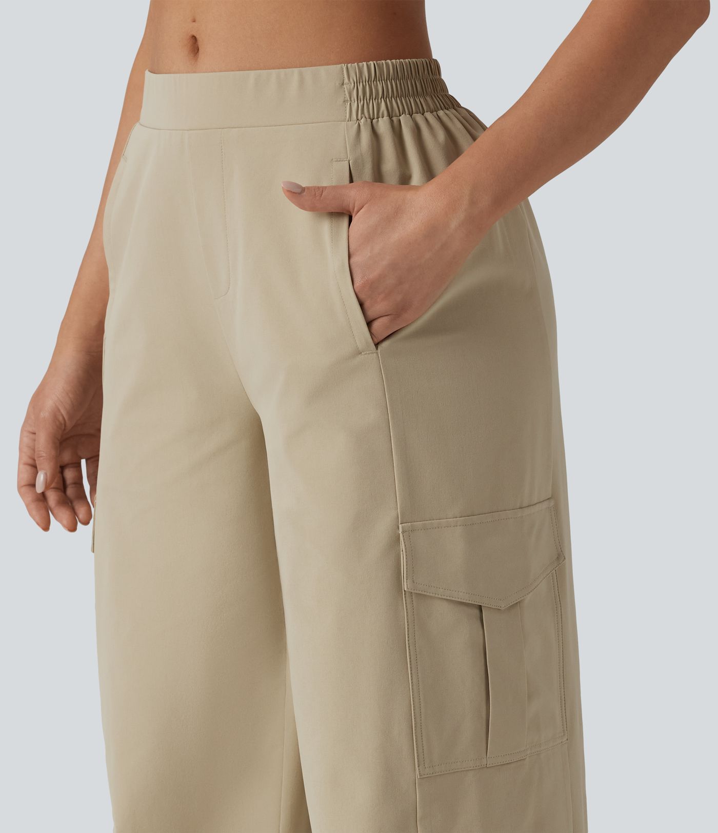Casual cargo pants in stretch poplin, mid-rise waist, wide leg with pockets
