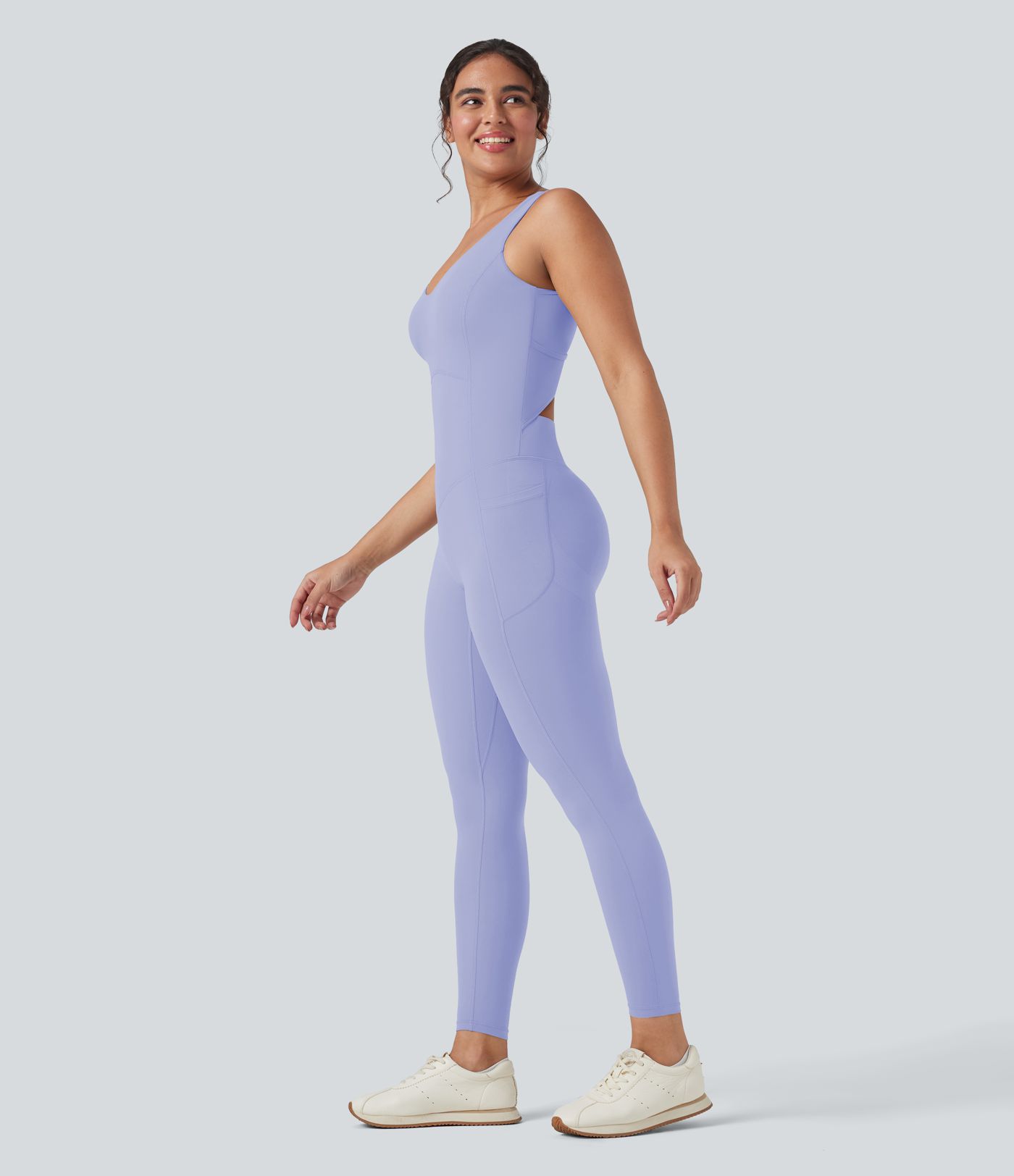 Combinaison d'entraînement Halara UltraSculpt™ col V effet push-up avec poches Combinaison d'entraînement Halara UltraSculpt™ col V effet push-up avec poches