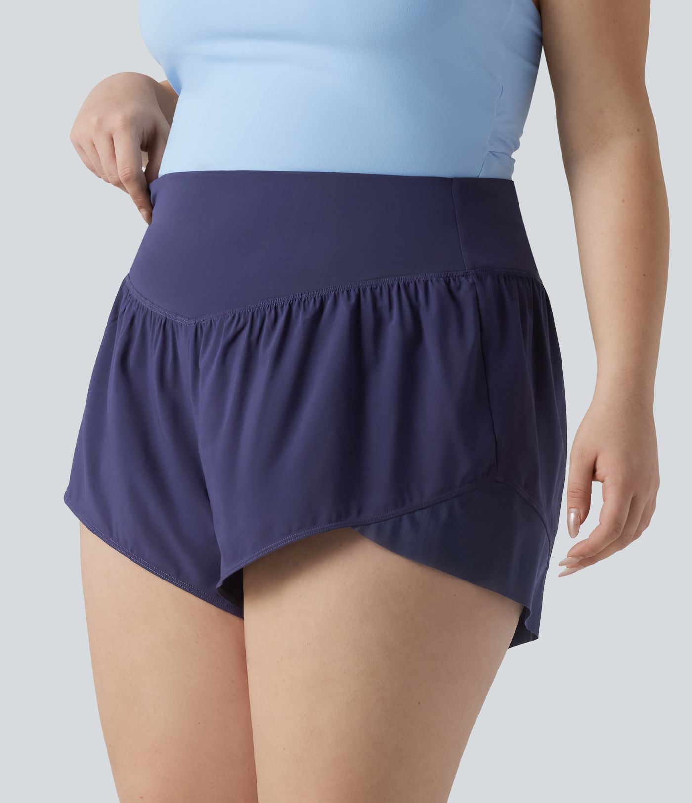 Pantalones cortos de yoga Plus Size Breezeful™ con cintura alta, bolsillo en la cintura y dobladillo cruzado - de secado rápido Pantalones cortos de yoga Plus Size Breezeful™ con cintura alta, bolsillo en la cintura y dobladillo cruzado - de secado rápido