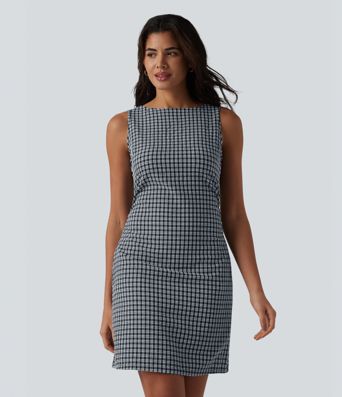 Casual, sleeveless mini dress with boat neck, side pockets and check pattern