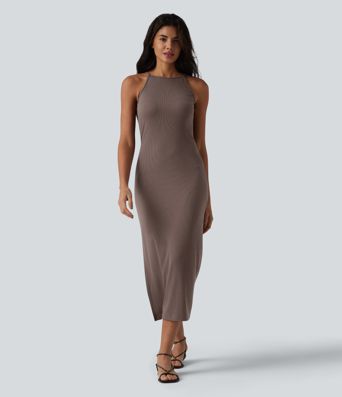 Lässiges Midikleid aus geripptem Strick mit Rundhalsausschnitt