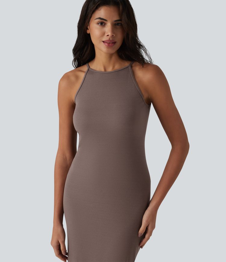 Lässiges Midikleid aus geripptem Strick mit Rundhalsausschnitt