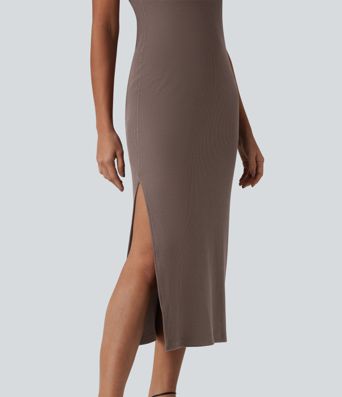 Lässiges Midikleid aus geripptem Strick mit Rundhalsausschnitt