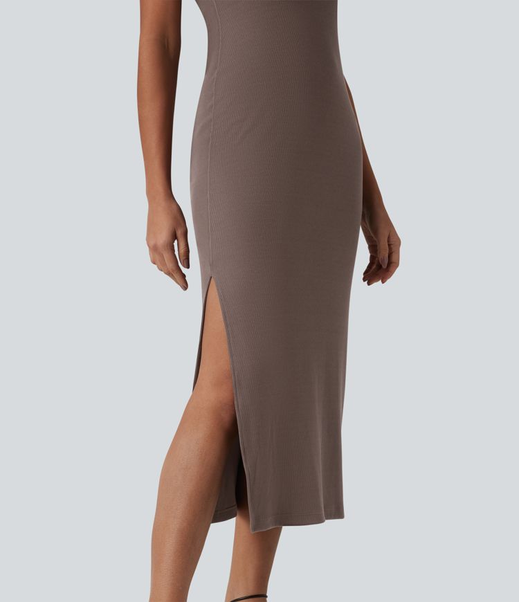 Lässiges Midikleid aus geripptem Strick mit Rundhalsausschnitt