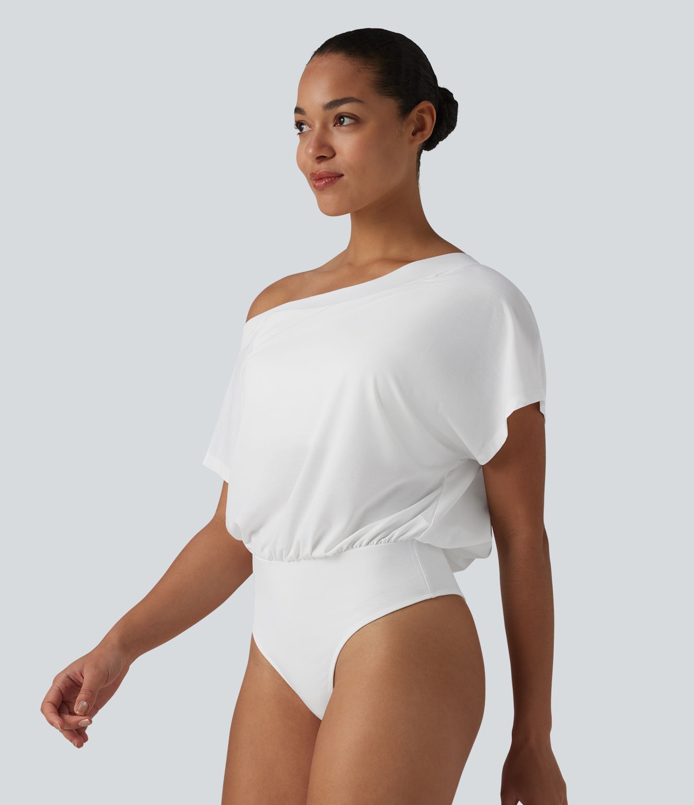 Lässiger Bodysuit mit kurzen Ärmeln, One-Shoulder-Design und integriertem BH - schnelltrocknend