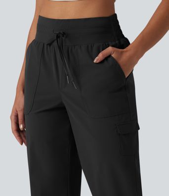 Casual capri pants with a mid-rise waist, multiple pockets, drawstring, cool-touch fabric and straight leg - UPF40+