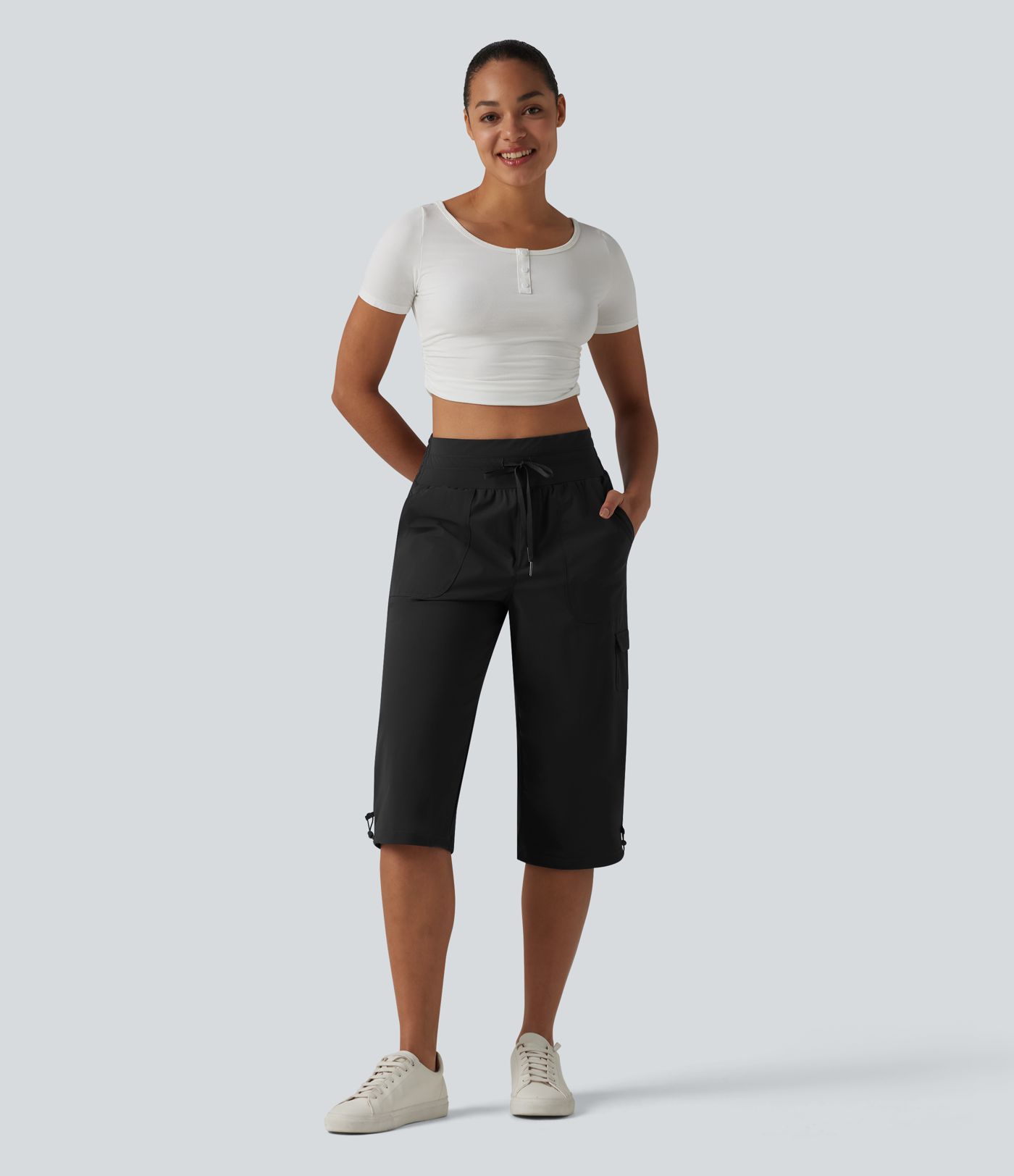 Casual capri pants with a mid-rise waist, multiple pockets, drawstring, cool-touch fabric and straight leg - UPF40+