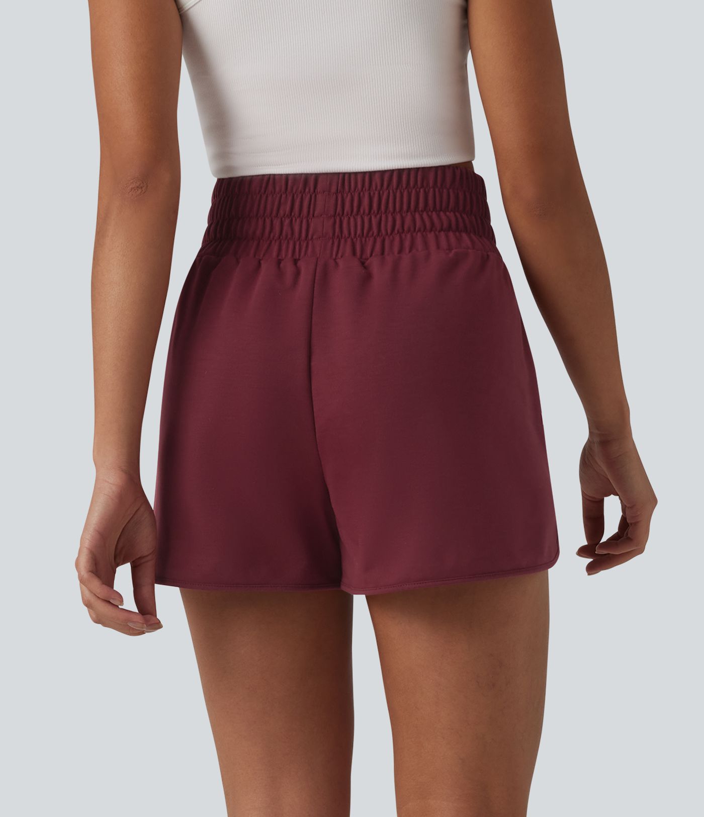 Lässige Shorts mit hohem Bund, Seitentaschen und abgerundetem Saum - 7,6 cm