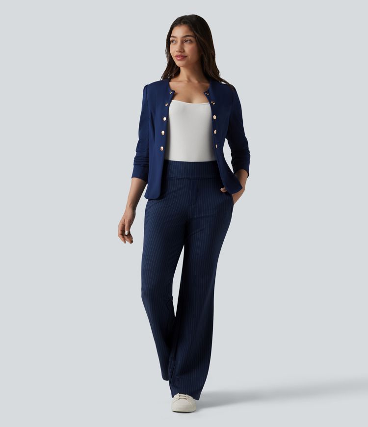 Stoffhose mit mittelhohem Bund, Seitentaschen, Streifen und ausgestelltem Bein