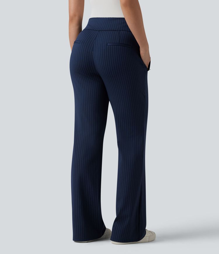 Stoffhose mit mittelhohem Bund, Seitentaschen, Streifen und ausgestelltem Bein