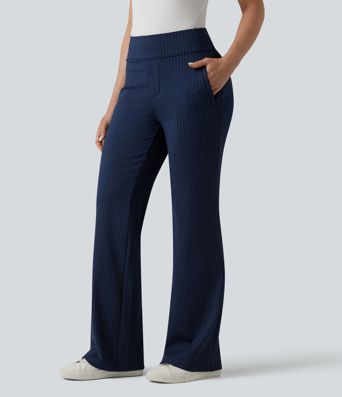 Stoffhose mit mittelhohem Bund, Seitentaschen, Streifen und ausgestelltem Bein