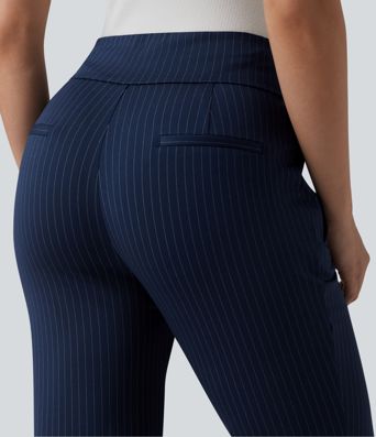 Stoffhose mit mittelhohem Bund, Seitentaschen, Streifen und ausgestelltem Bein