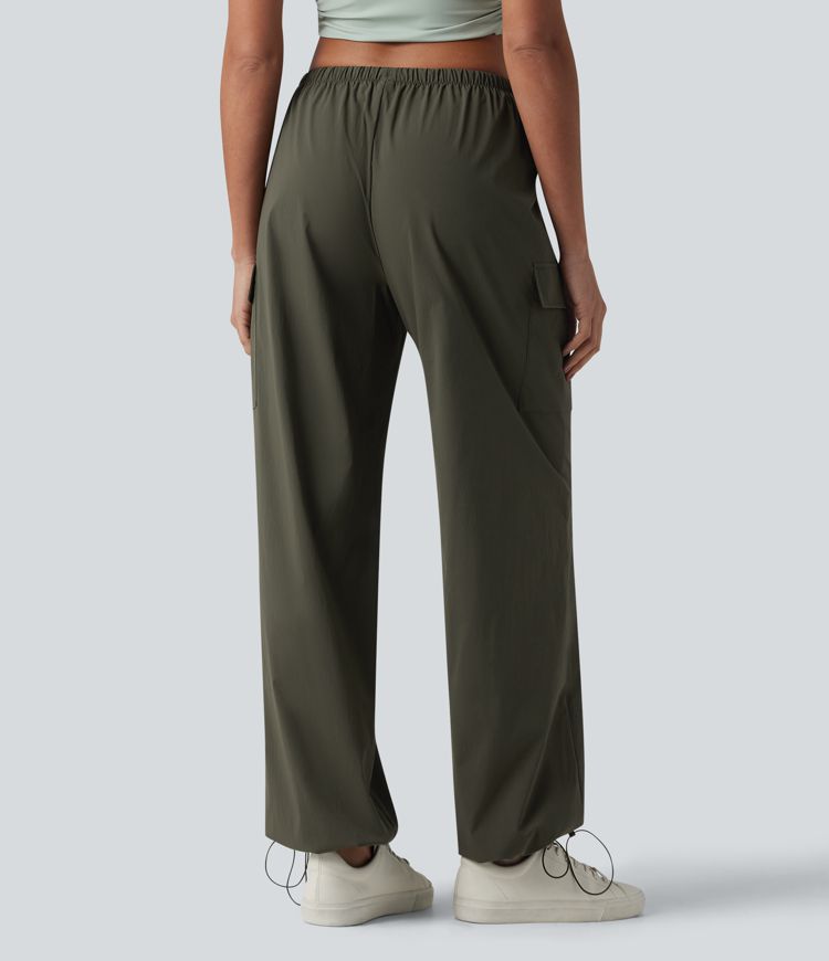 Lässige Cargohose mit mittelhohem Bund, mehreren Taschen, Kordelzug und geradem Bein